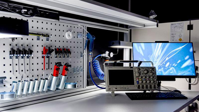 Vaisala R&D optics lab
