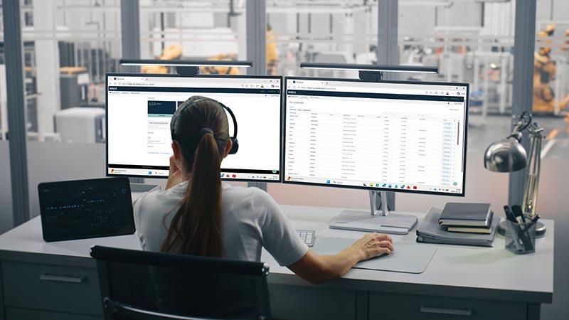 MyVaisala user in a control room